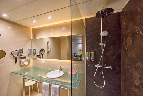 HABITACIÓN PANORÁMICA DELUXE del hotel Civis Luz Castellón. Foto 2