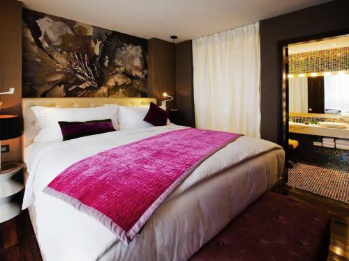Suite, 1 cama king size del hotel Hotel de l'Opera Hanoi - MGallery. Foto 3