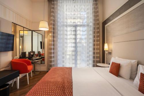 Habitación Executive del hotel Ikonik Parlament. Foto 2