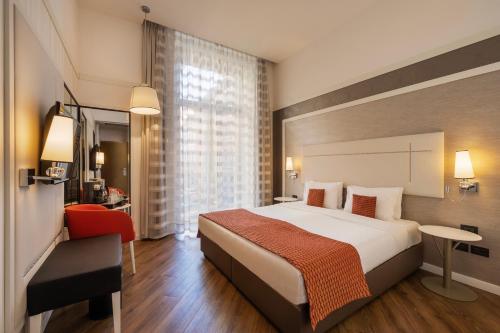 Habitación Superior Deluxe del hotel Ikonik Parlament. Foto 3