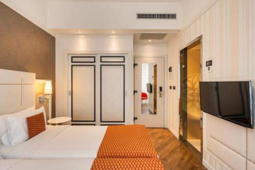 Habitación Superior Deluxe del hotel Ikonik Parlament. Foto 10