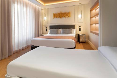 Habitación Triple del hotel Catalonia Goya. Foto 2