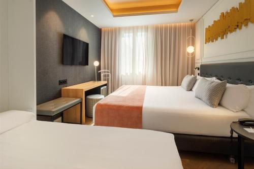 Habitación Triple Premium - Exterior del hotel Catalonia Goya