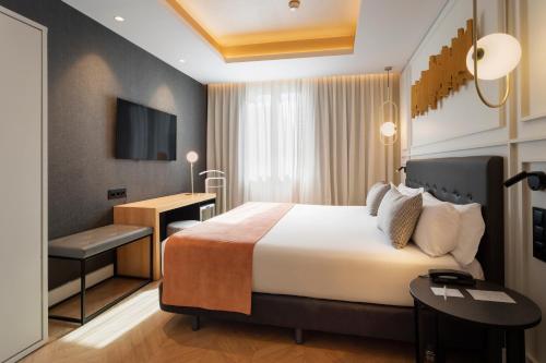 Habitación Triple Premium - Exterior del hotel Catalonia Goya. Foto 1