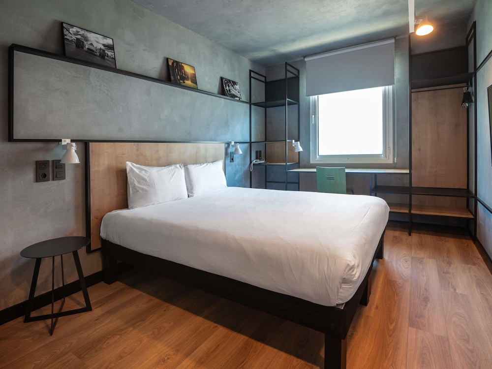 Habitación superior, 1 cama doble del hotel Ibis Setubal. Foto 2