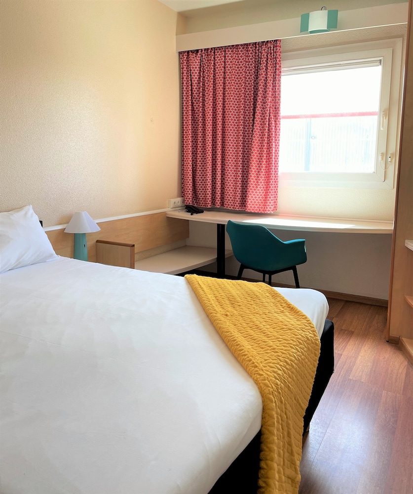 Habitación Confort doble del hotel Ibis Leiria Fatima. Foto 1