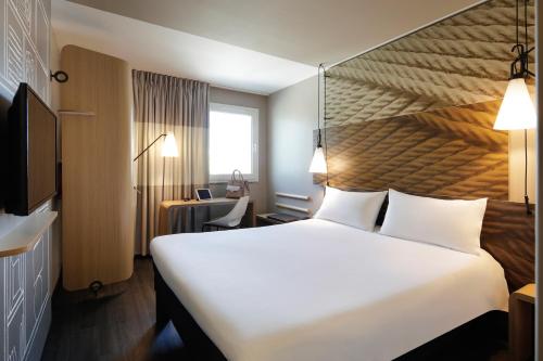 Habitación Doble Estándar del hotel Ibis Lisboa Centro Liberdade. Foto 14