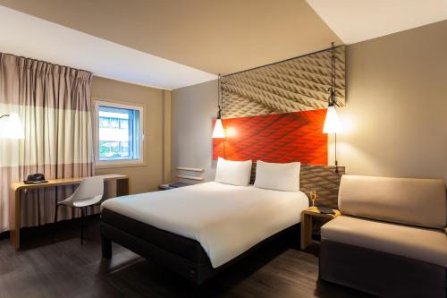 Habitación Doble Superior del hotel Ibis Lisboa Centro Liberdade. Foto 7
