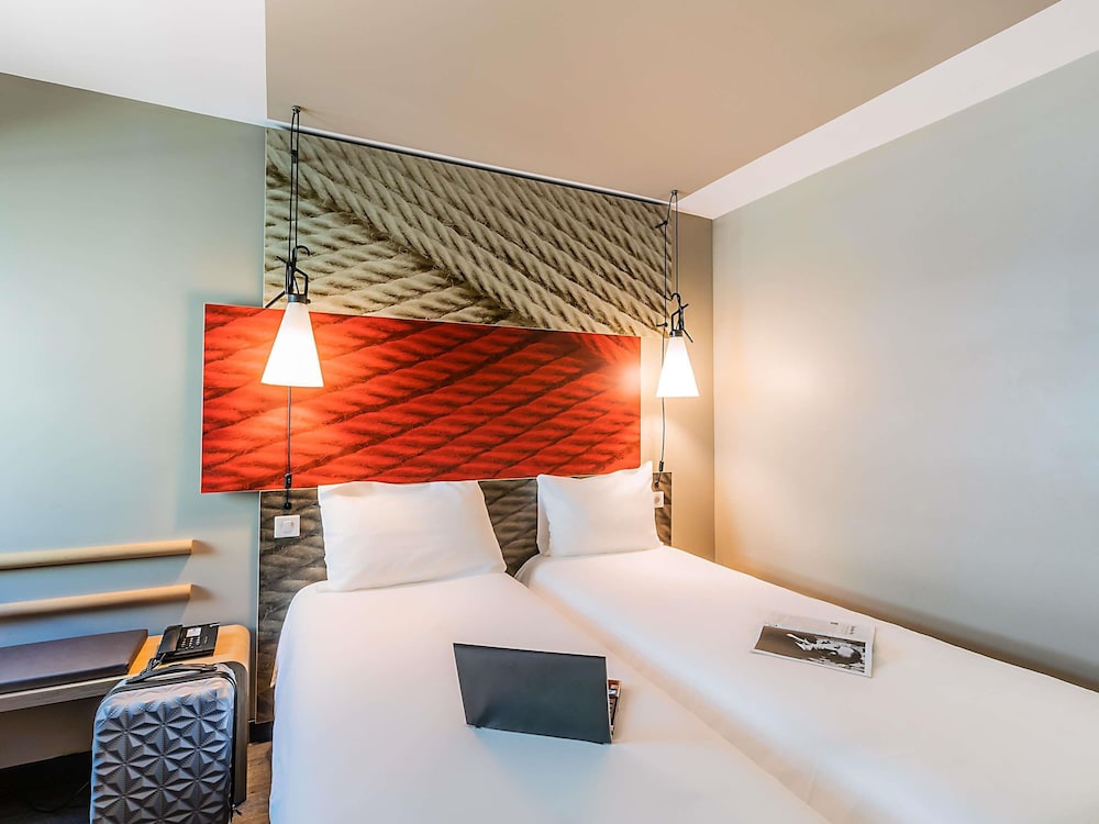Habitación Standard con 2 camas individuales Sweet Bed del hotel Ibis Lisboa Centro Liberdade. Foto 7