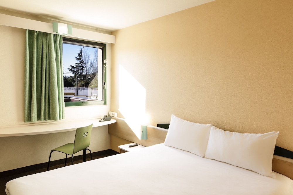 Habitación doble, 1 cama doble del hotel Ibis Porto Sul Europarque. Foto 2