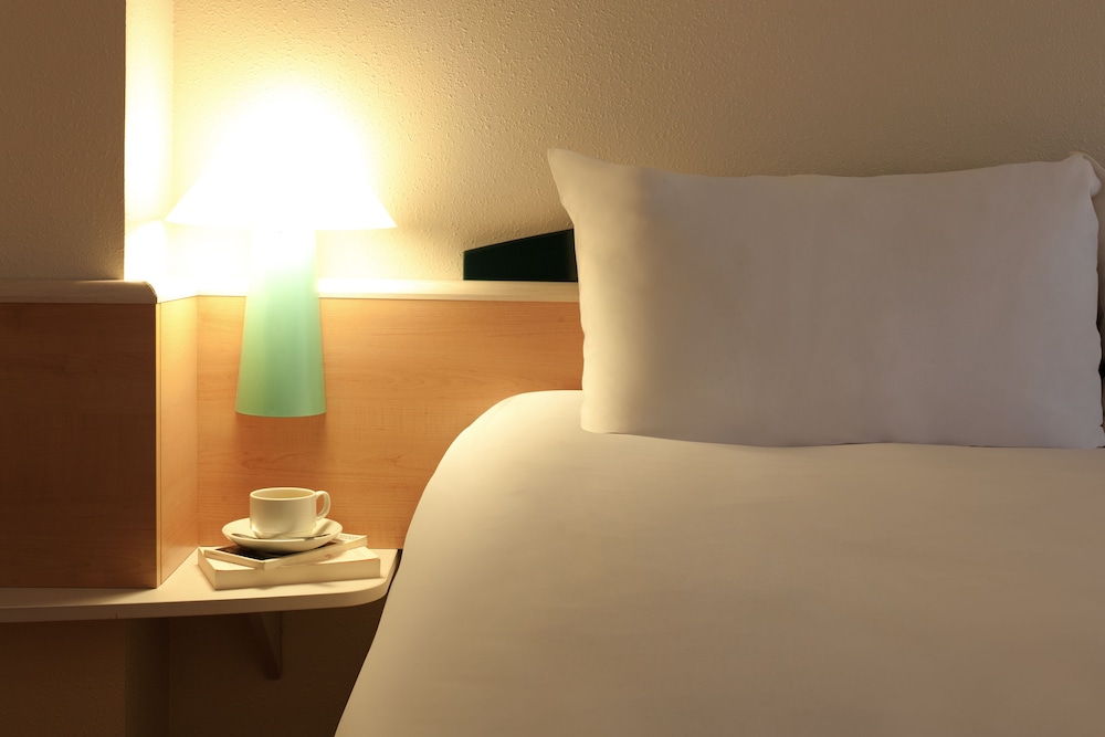 Habitación con 2 camas individuales, 2 camas individuales del hotel Ibis Porto Sul Europarque. Foto 1