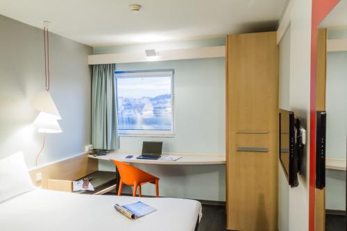 Habitación Doble Estándar - No fumadores del hotel Ibis Porto Sao Joao. Foto 2