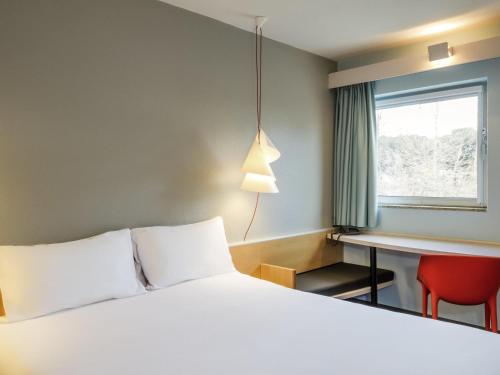 Habitación Doble Estándar - No fumadores del hotel Ibis Porto Sao Joao. Foto 4