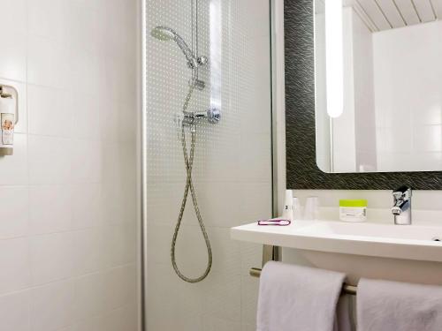 Habitación Doble Estándar - No fumadores del hotel Ibis Porto Sao Joao. Foto 13