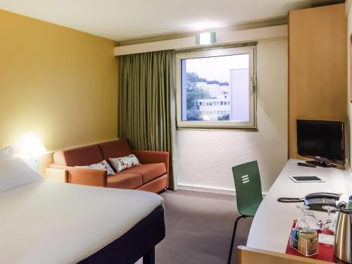 Habitación Doble Superior - No fumadores del hotel Ibis Porto Sao Joao. Foto 6