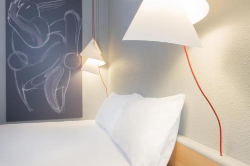 Habitación Estándar con 2 camas individuales - No fumadores del hotel Ibis Porto Sao Joao. Foto 4