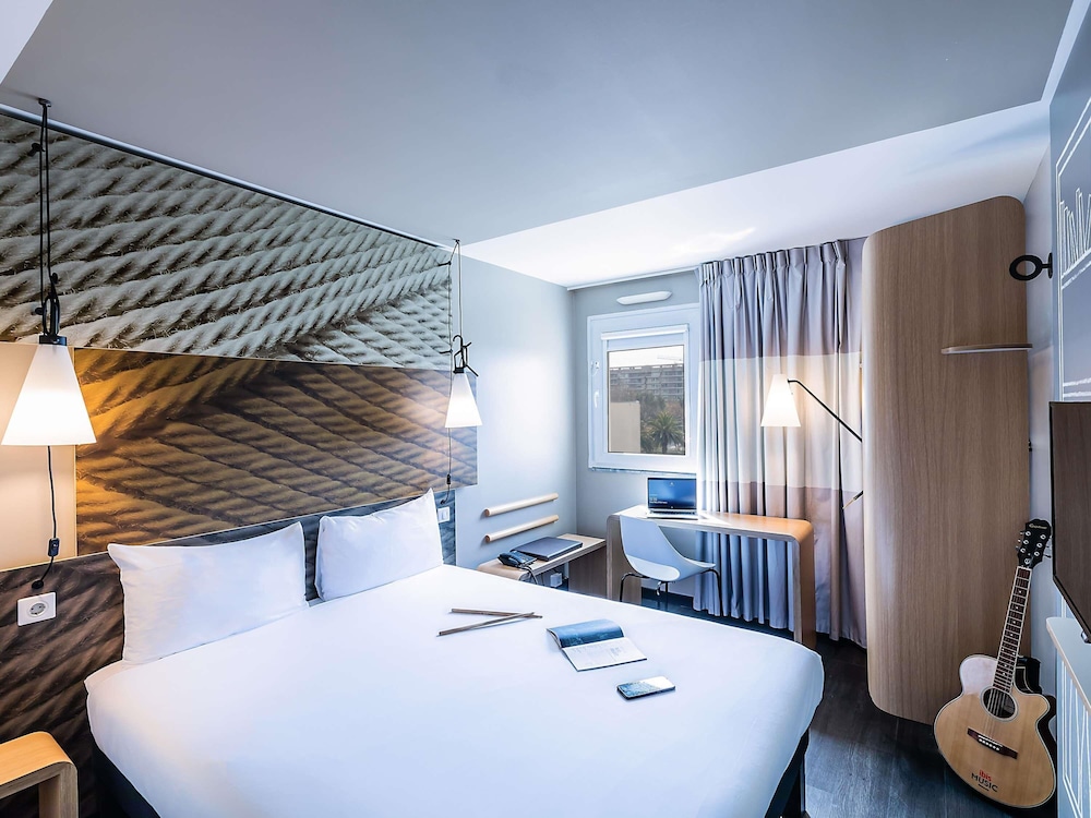 Habitación clásica doble, 1 cama doble del hotel Ibis Porto Gaia. Foto 11