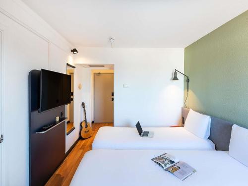 Habitación Doble Estándar - 2 camas del hotel Ibis Evora. Foto 4