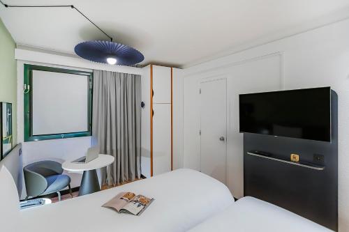 Habitación Doble Estándar - 2 camas del hotel Ibis Evora. Foto 10
