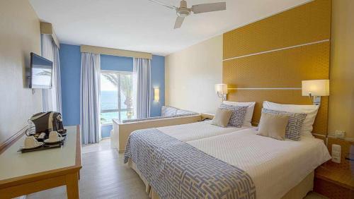 Habitación individual Vista Mar Superior Sofá Cama incluido 2 Camas individuales del hotel Robinson Esquinzo Playa - All Inclusive