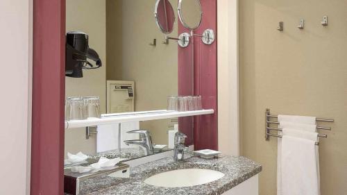 Habitación Familiar Estándar del hotel Robinson Esquinzo Playa - All Inclusive. Foto 2