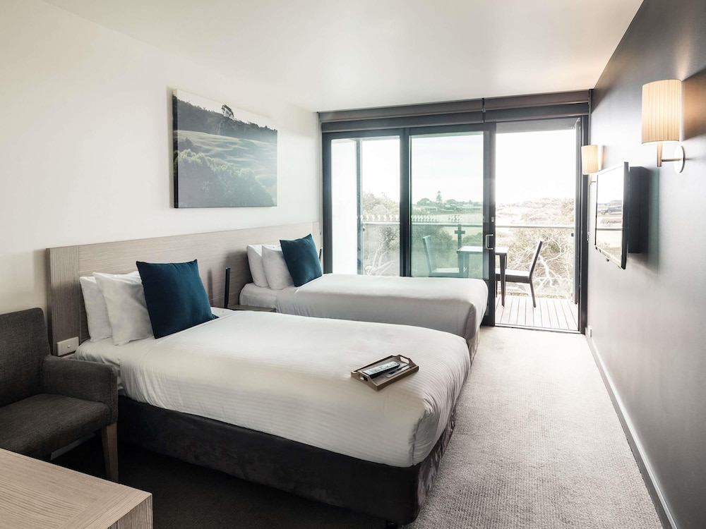 Habitación Superior 1 Cama King o 2 Camas Individuales Vistas al Golf y Balcón del hotel Mercure Portsea Golf Club And Resort
