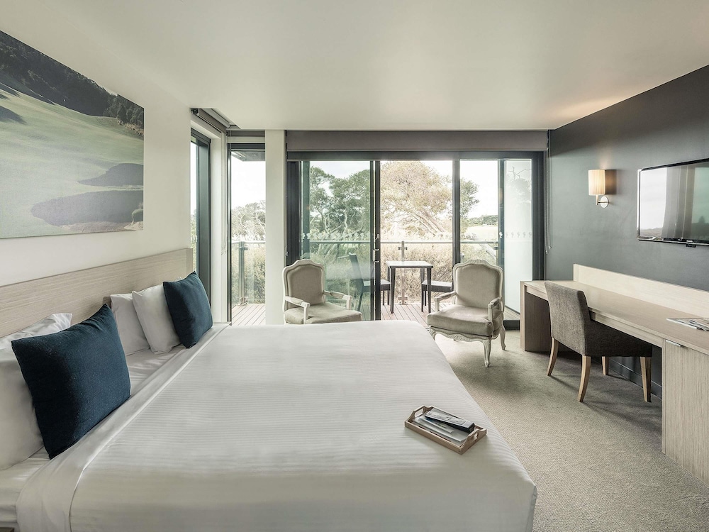 Habitación Privilege 1 Cama King Vistas al Golf y Balcón del hotel Mercure Portsea Golf Club And Resort. Foto 3