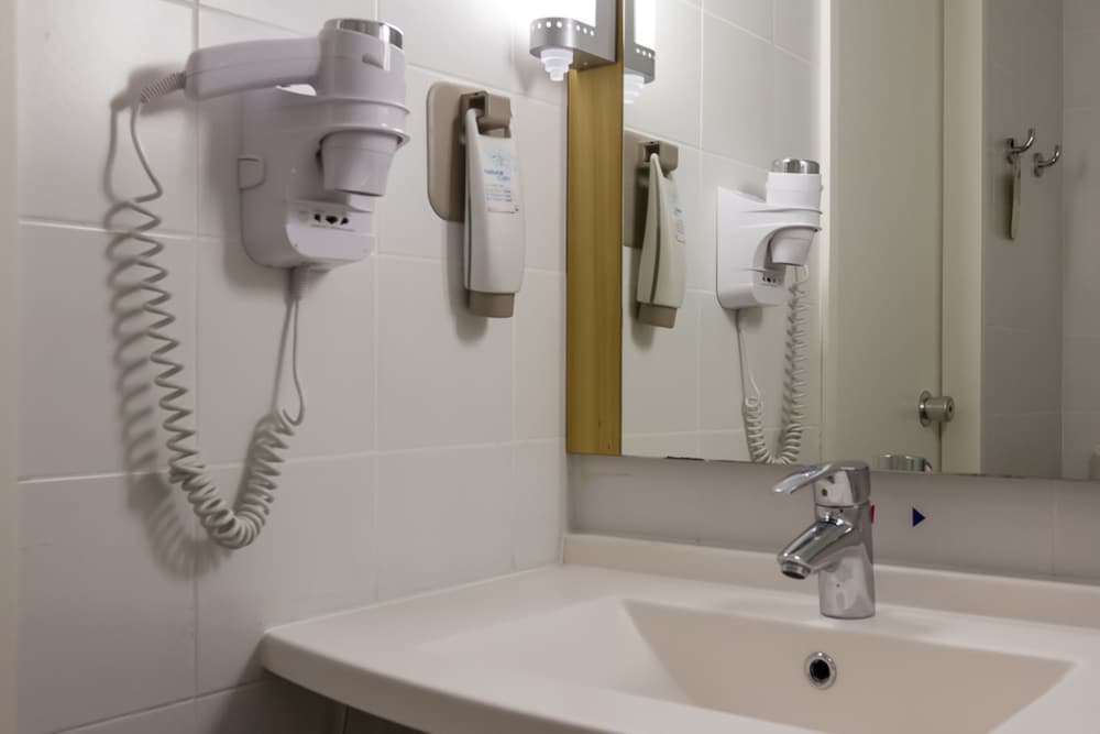Habitación estándar doble, 1 cama doble, no fumadores del hotel Ibis Coimbra Centro. Foto 9