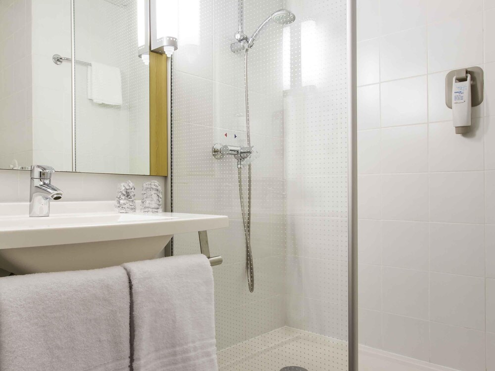 Habitación estándar con 2 camas individuales, 2 camas individuales, no fumadores del hotel Ibis Coimbra Centro. Foto 2
