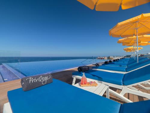 Habitación doble Vista Mar Privilege 2 Camas individuales del hotel H10 Atlantic Sunset Horizons Collection. Foto 10