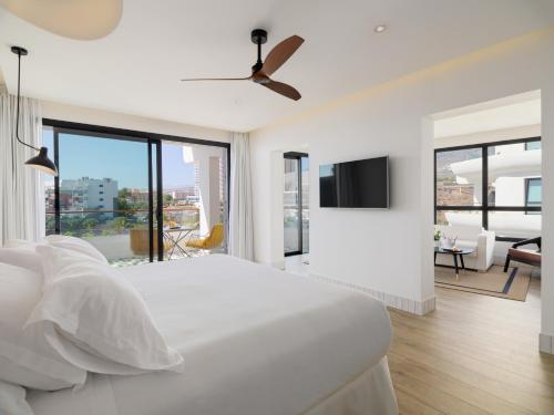 Junior suite Vista Mar Privilege 1 Cama super king del hotel H10 Atlantic Sunset Horizons Collection. Foto 6
