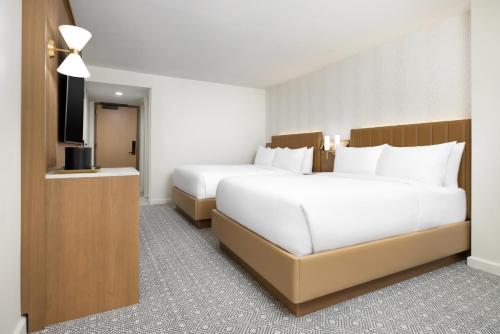 Habitación Esquinera con bañera - 2 camas dobles - Adaptada para personas con discapacidad del hotel Hyatt Regency Times Square. Foto 2