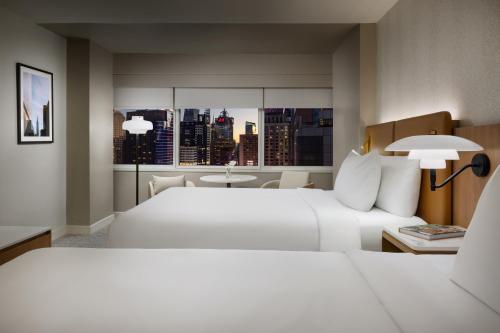 Habitación con vistas a Times Square - 2 camas dobles del hotel Hyatt Regency Times Square. Foto 1