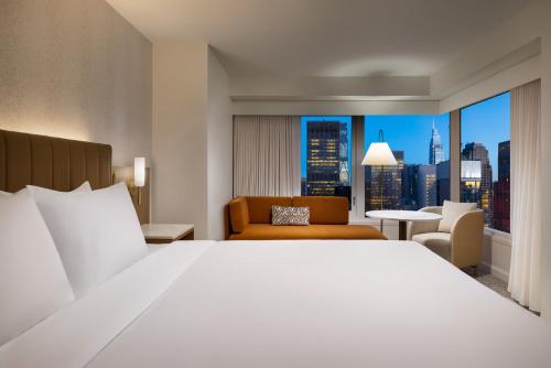 Habitación Esquinera con cama extragrande del hotel Hyatt Regency Times Square. Foto 2