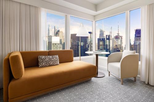 Habitación Esquinera con cama extragrande del hotel Hyatt Regency Times Square. Foto 3