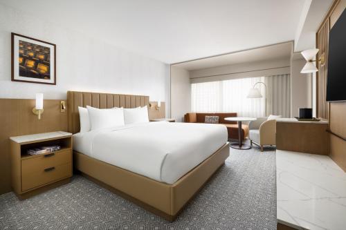 Habitación Superior con cama extragrande del hotel Hyatt Regency Times Square. Foto 3