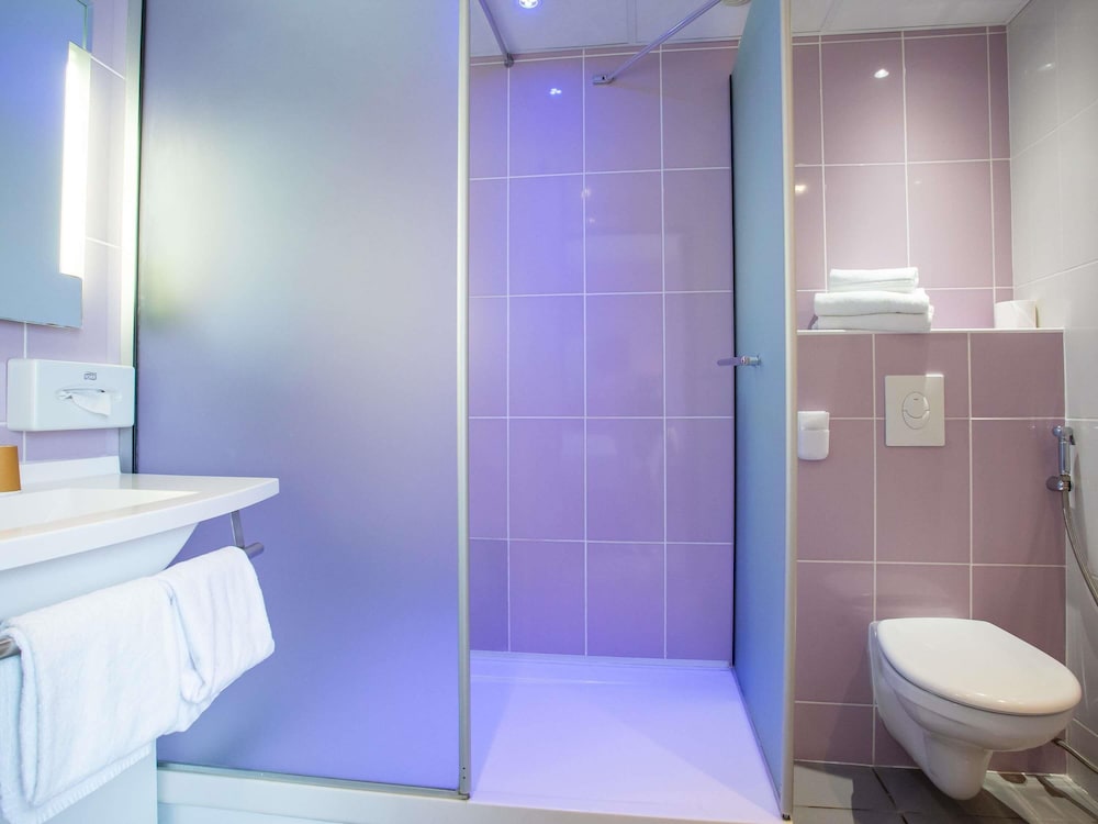 Habitación Estándar con 1 cama doble del hotel Ibis Styles Bourges. Foto 14