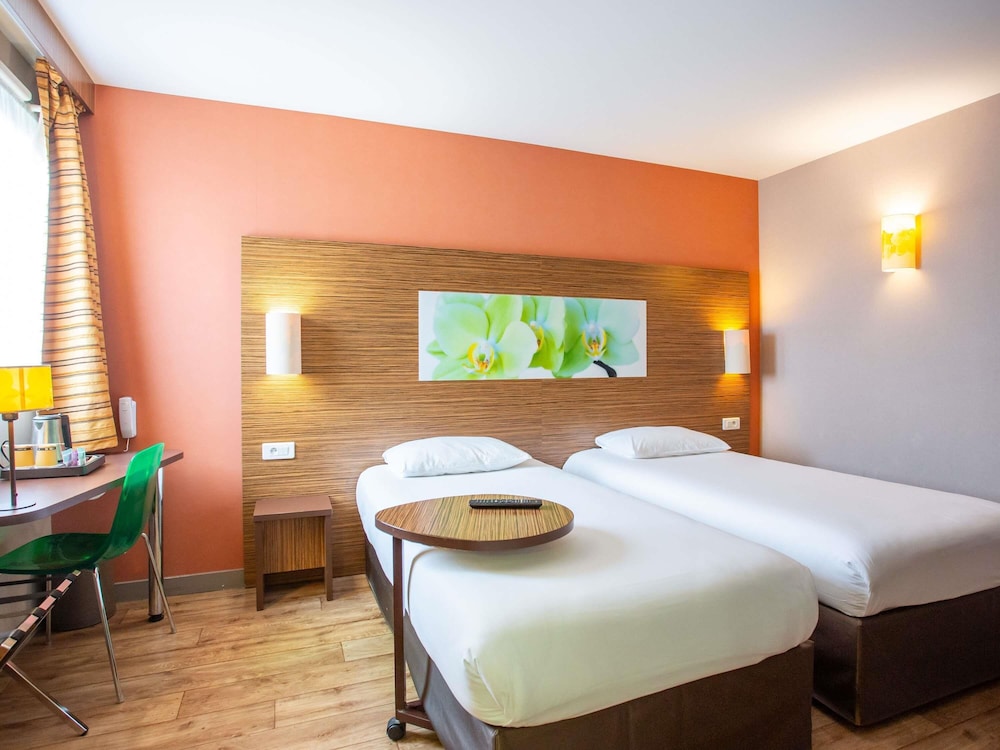 Habitación estándar con 2 camas individuales del hotel Ibis Styles Bourges. Foto 5