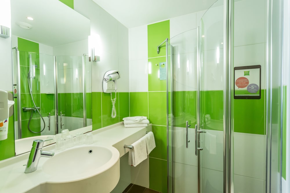 Habitación estándar con 2 camas individuales del hotel Ibis Styles Bourges. Foto 10