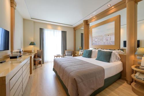 Habitación Doble Clásica con vistas a la ciudad - 1 o 2 camas del hotel Las Arenas Balneario Resort. Foto 1