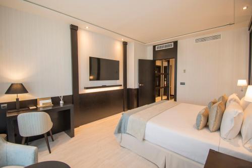Habitación Doble Executive con terraza y vistas al mar - 1 o 2 camas del hotel Las Arenas Balneario Resort. Foto 1