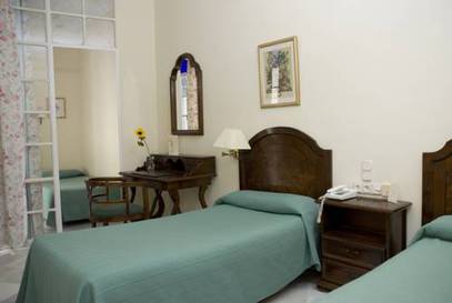 Habitación familiar del hotel BYPILLOW Abril. Foto 3