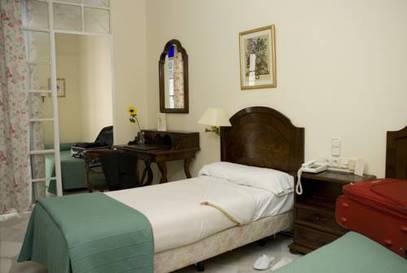 Habitación familiar del hotel BYPILLOW Abril. Foto 4