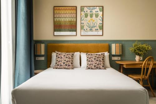 Habitación Doble Superior con terraza del hotel BYPILLOW Abril