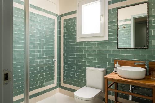 Habitación Doble Superior con terraza del hotel BYPILLOW Abril. Foto 3