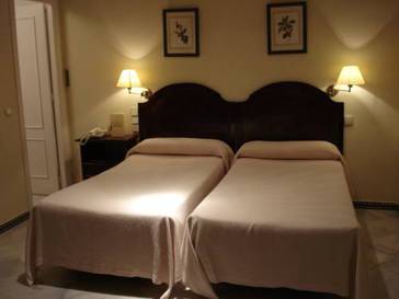 Habitación doble del hotel BYPILLOW Abril. Foto 2