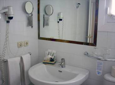 Habitación doble del hotel BYPILLOW Abril. Foto 3