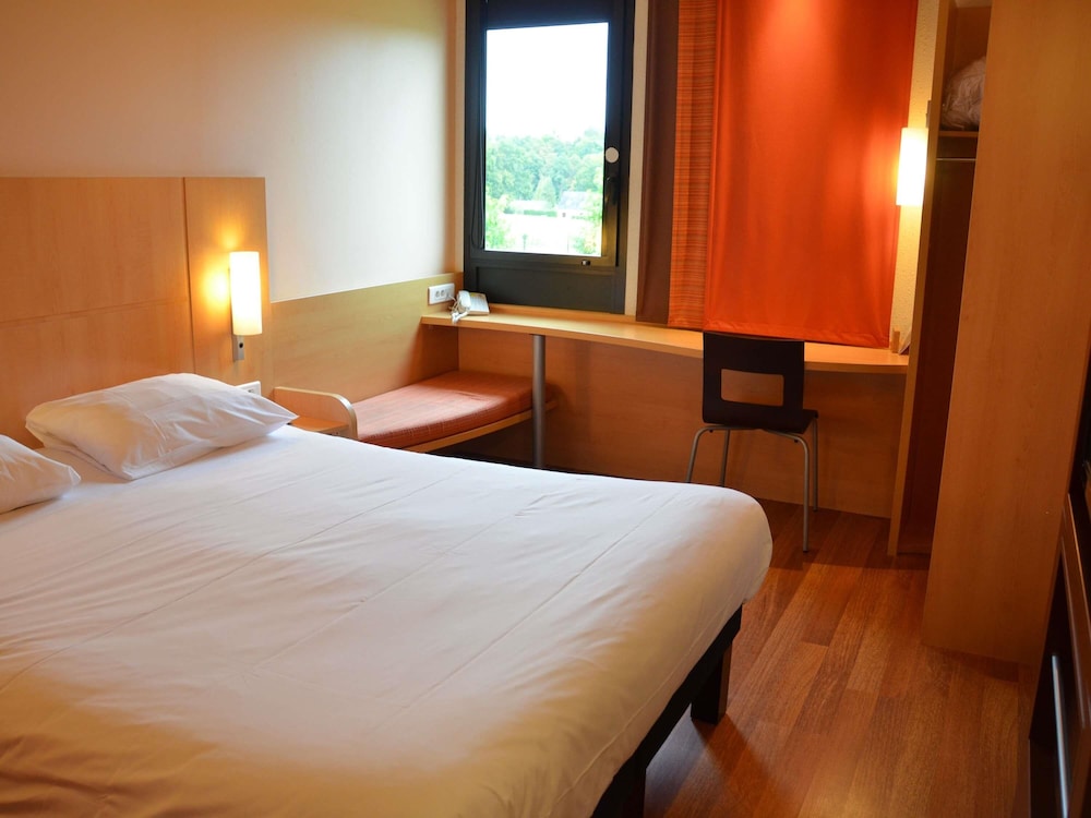 Habitación doble 1 Cama doble del hotel Ibis Guingamp. Foto 2