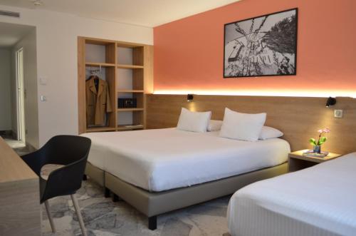 Habitación Triple del hotel Des Congrès. Foto 3