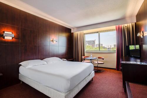 Habitación Familiar (2 adultos y 2 niños de hasta 14 años) del hotel Des Congrès. Foto 3